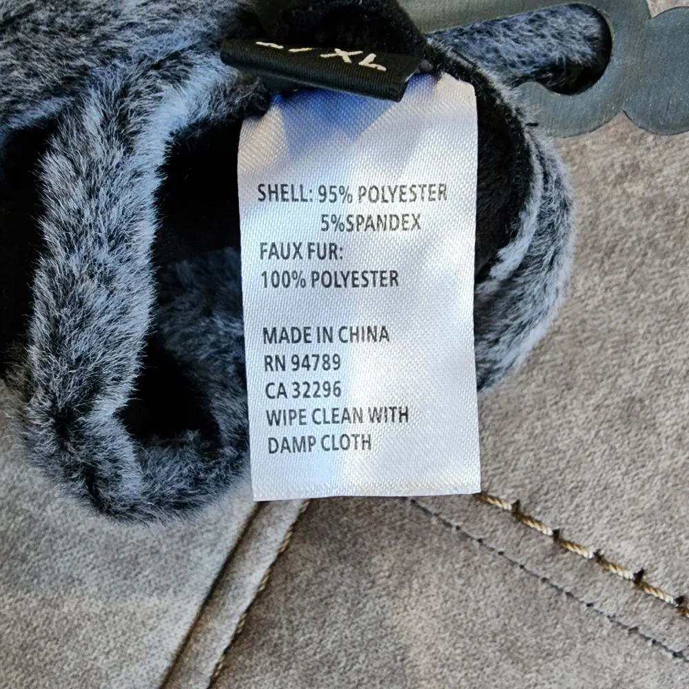 NWT Gloves International Faux Fur Gloves